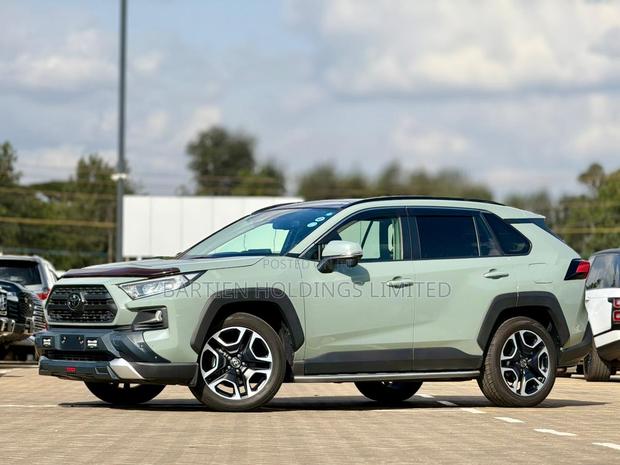 Toyota RAV4 Adventure AWD 2020 Green