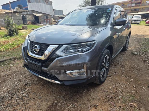 Nissan X-Trail 2.0 Petrol FWD 2018 Gray