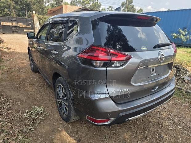 Nissan X-Trail 2.0 Petrol FWD 2018 Gray