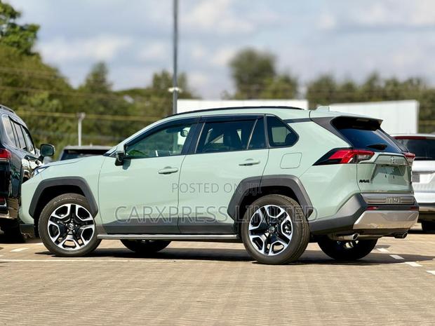 Toyota RAV4 Adventure AWD 2020 Green