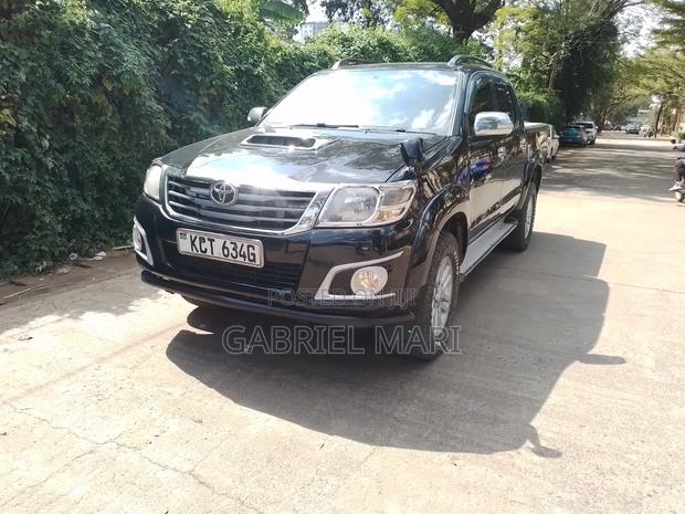 Toyota Hilux 2011 Black