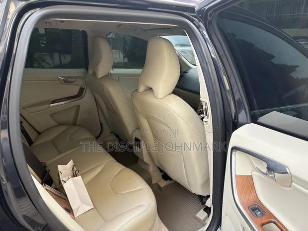 Volvo V60 2017 Black