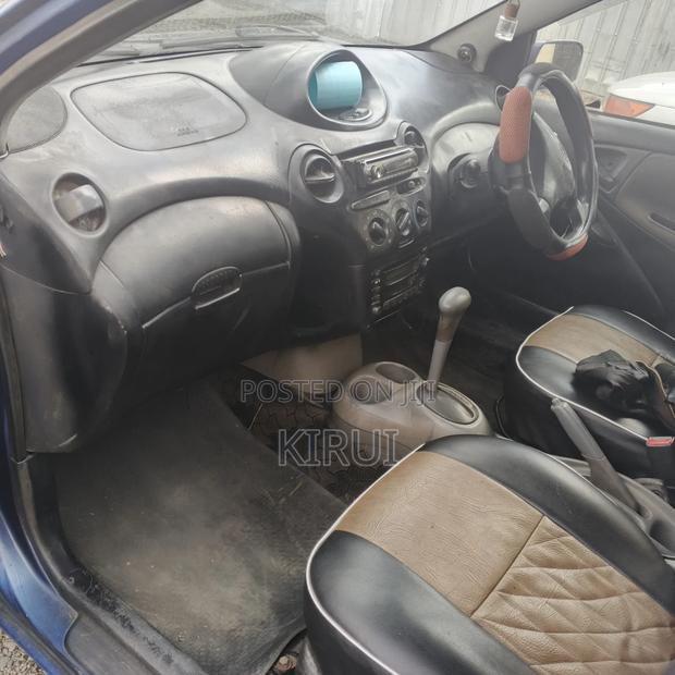 Toyota Vitz 2005 Blue