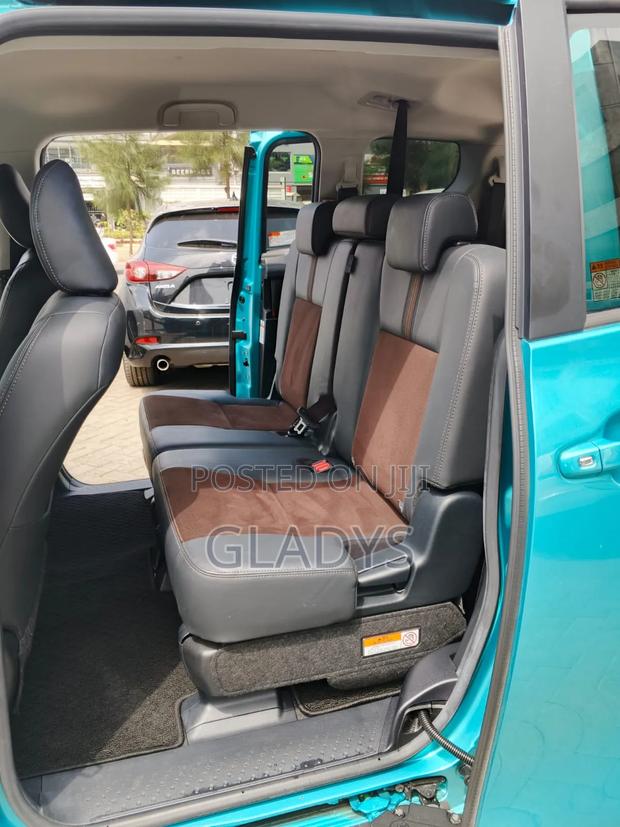 Toyota Sienta 2019 Green