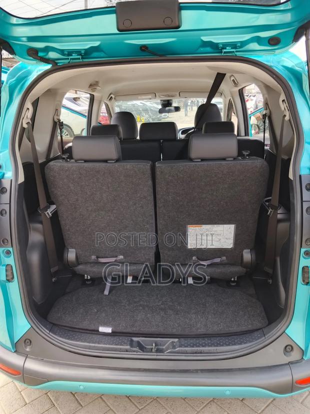 Toyota Sienta 2019 Green