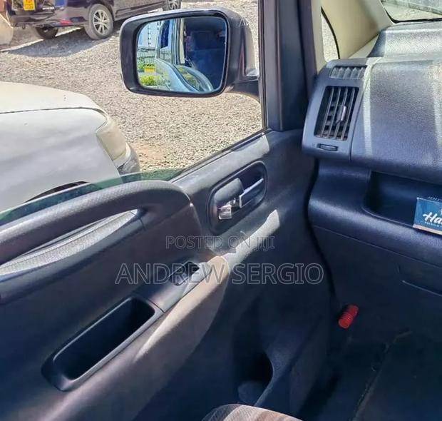 Nissan Serena 2009 Silver