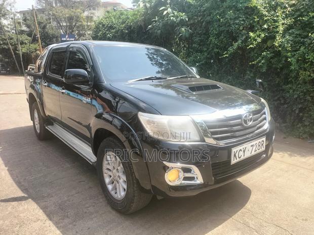 Toyota Hilux 2013 Black