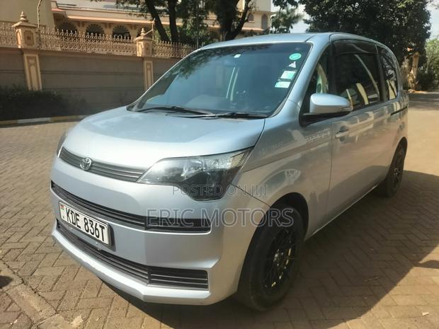 Toyota Spade 2014 Blue