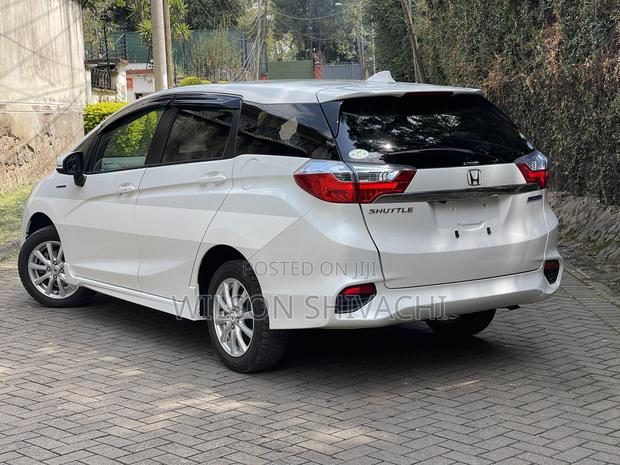 Honda Fit Shuttle 1.5 Hybrid 2WD 2019 White