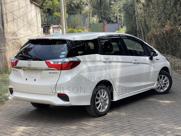 Honda Fit Shuttle 1.5 Hybrid 2WD 2019 White