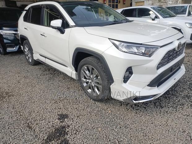Toyota RAV4 2020 White