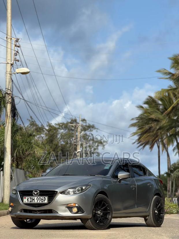 Mazda Axela 2023 Gray