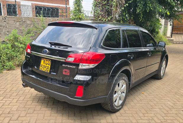 Subaru Outback 2011 Black