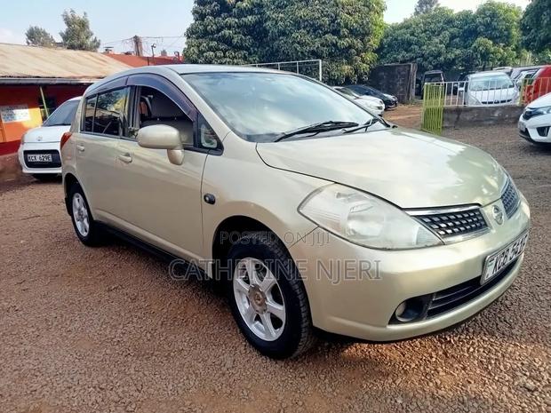 Nissan Tiida 2010 Beige