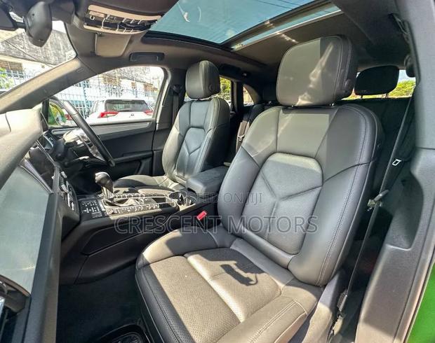 Porsche Macan 2019 Green