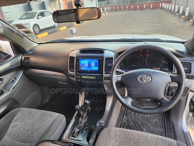 Toyota Land Cruiser Prado 2005 Silver
