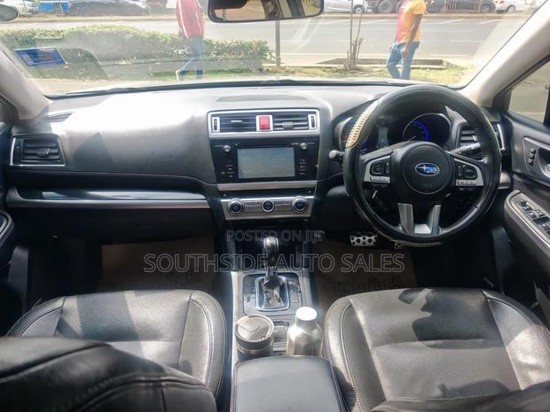 Subaru Outback 2.5i Limited PZEV 4dr Wagon AWD (2.5L 4cyl CVT) 2015 Gold