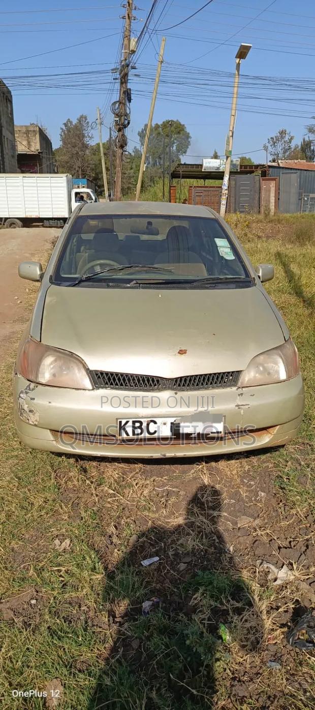 Toyota Platz 2002 Silver