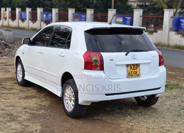 Toyota Corolla RunX 2005 White
