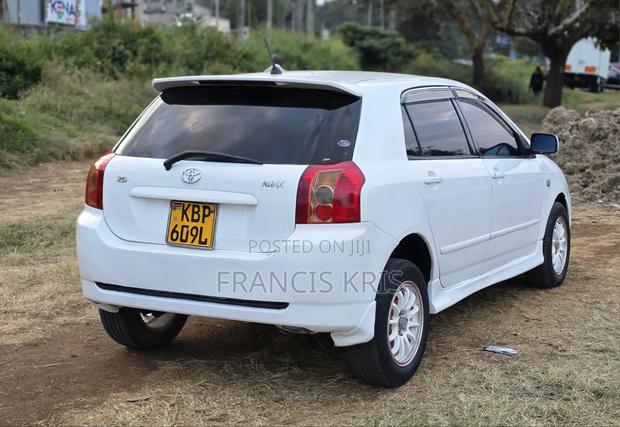 Toyota Corolla RunX 2005 White
