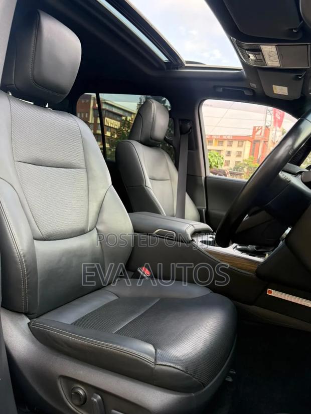 Toyota Land Cruiser 2022 Silver