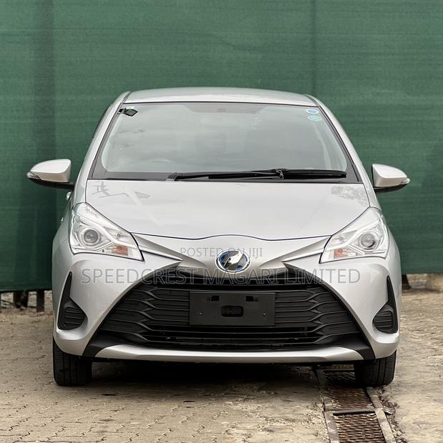 Toyota Vitz 2019 Silver