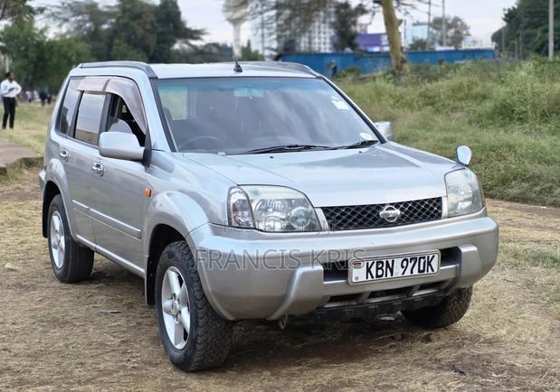 Nissan X-Trail 2005 Gray