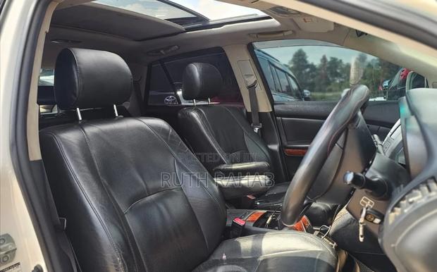 Toyota Harrier 2006 White