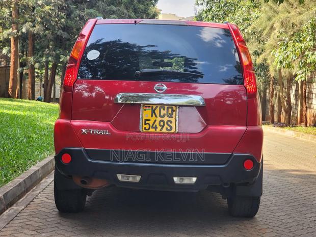Nissan X-Trail 2.5 Petrol 4x4 SE 2010 Red