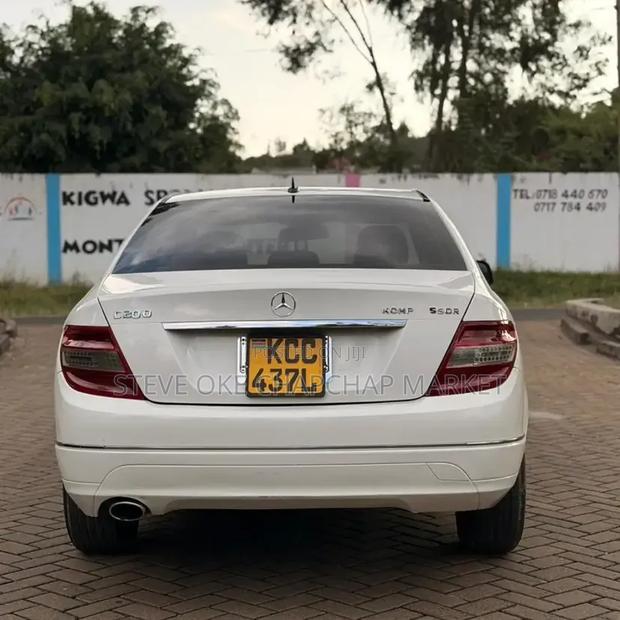 Mercedes-Benz C200 2009 White