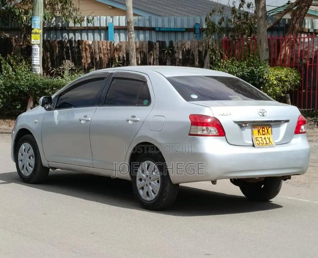 Toyota Belta 2006 Silver