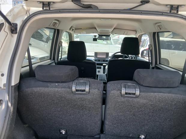 Daihatsu Cast 2019 Beige