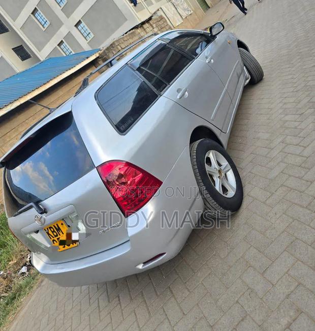 Toyota Corolla Fielder 2006 Silver