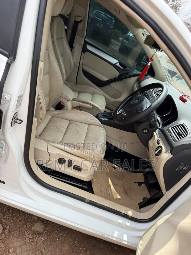 Volkswagen Golf 2012 White