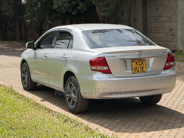 Toyota Axio 2010 Silver