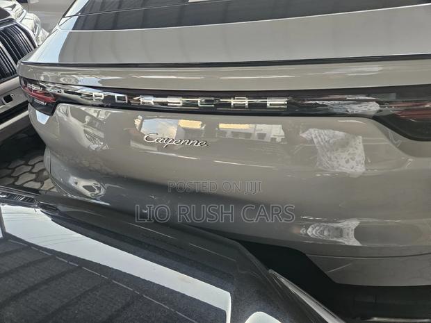 Porsche Cayenne 2022 White