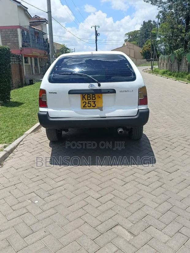 Toyota Corolla 1999 White