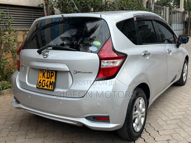 Nissan Note 2017 Silver