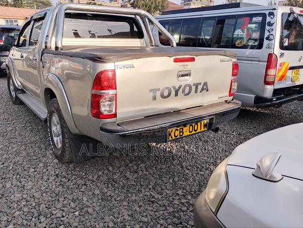 Toyota Hilux 2007 Silver