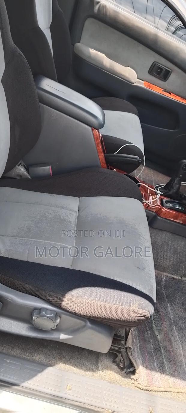 Toyota Hilux Surf 1999 Silver