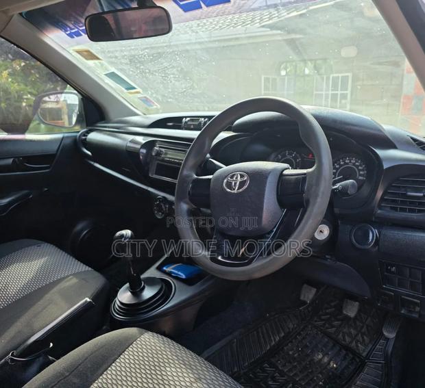 Toyota Hilux 2019 White