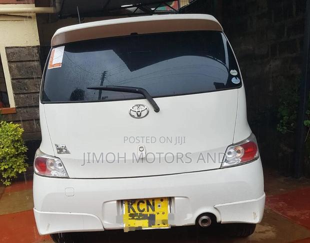 Toyota bB 2010 White