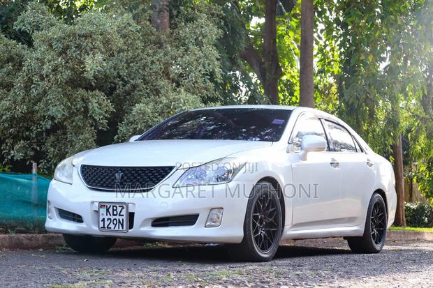 Toyota Crown 2006 White