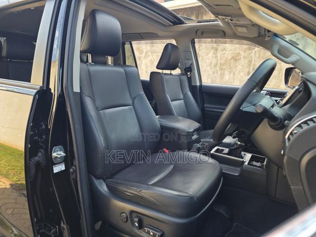 Toyota Land Cruiser Prado 2.8 2023 Black