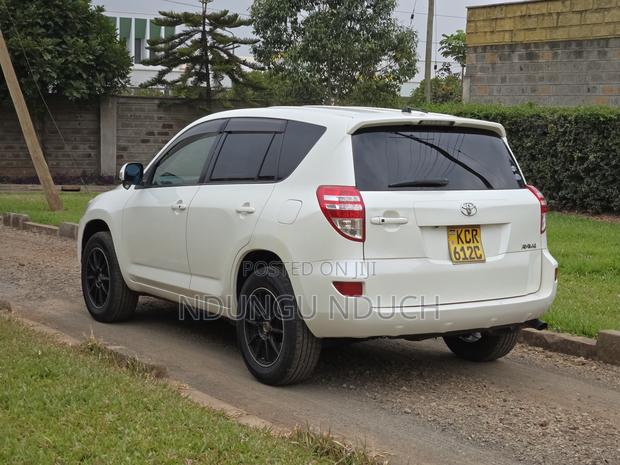 Toyota RAV4 2.5 2012 White