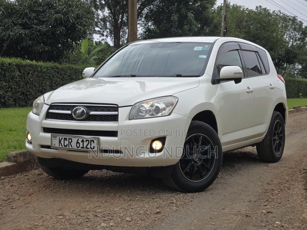 Toyota RAV4 2.5 2012 White