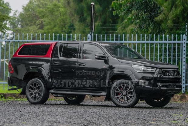 Toyota Hilux 2022 Black