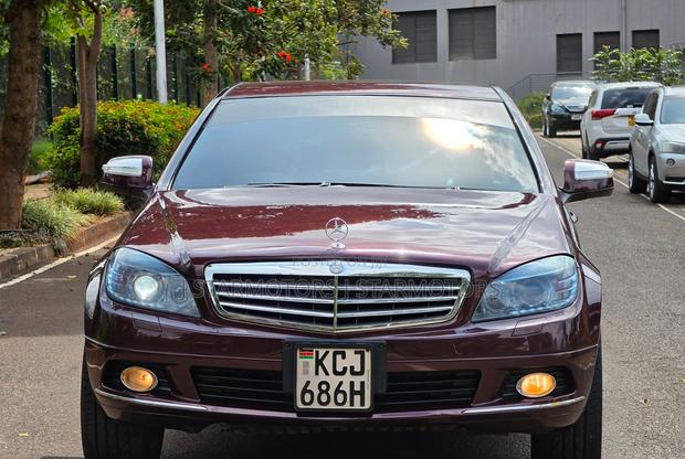 Mercedes-Benz C200 2010 Red