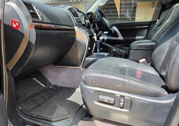 Toyota Land Cruiser 2012 Black