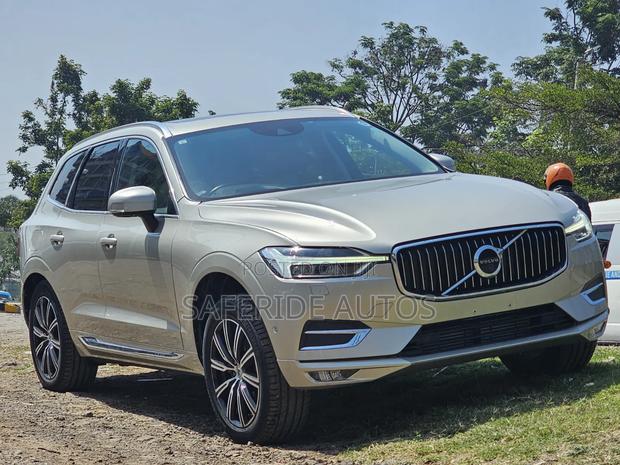 Volvo XC60 2019 Gold
